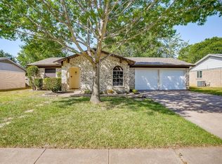 barbaraページ 545 NW Barbara Ln, Burleson, TX 76028 | Zillow
