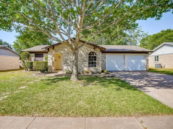 541 NW Barbara Ln, Burleson, TX 76028