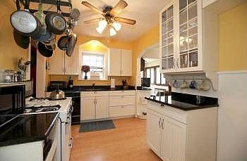 3rd image of 125 Van Orden Ave
