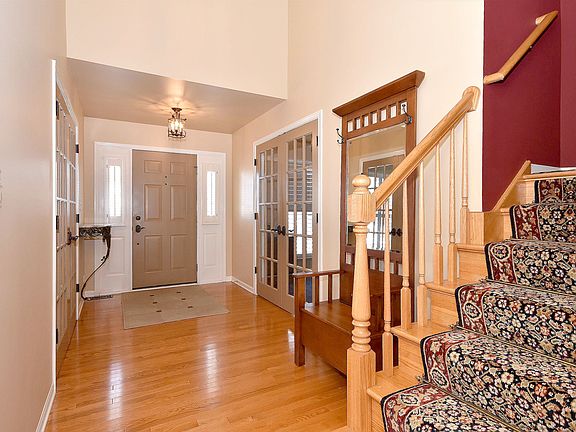 2nd image of 102 Sharon Ct