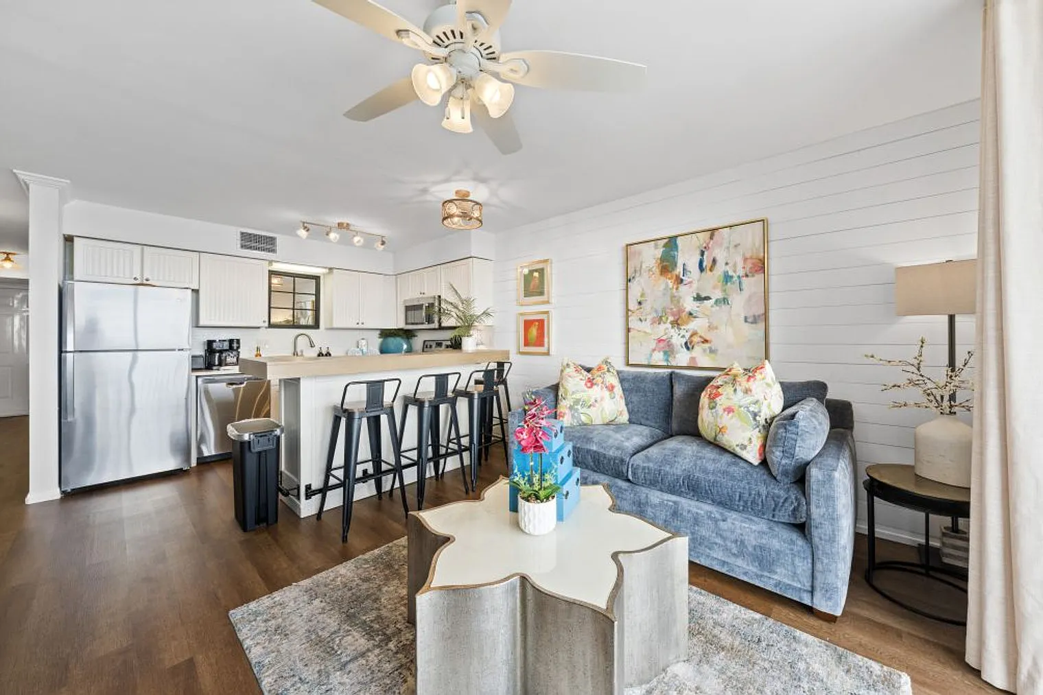 1 bed, 1.0 bath, 1076 sqft, $3,210 — Photo 1