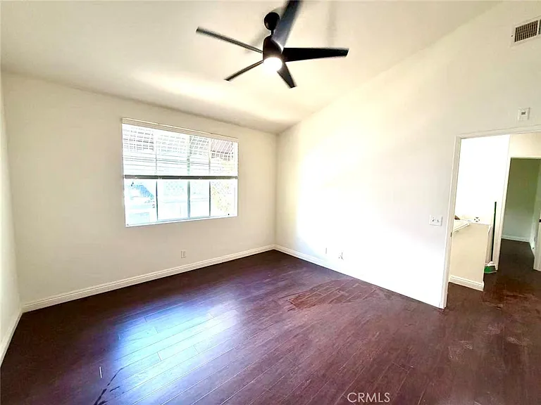 32 Carlsbad Ln — Photo 23