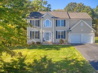 1 Seaver Farm Ln, South Grafton, MA 01560