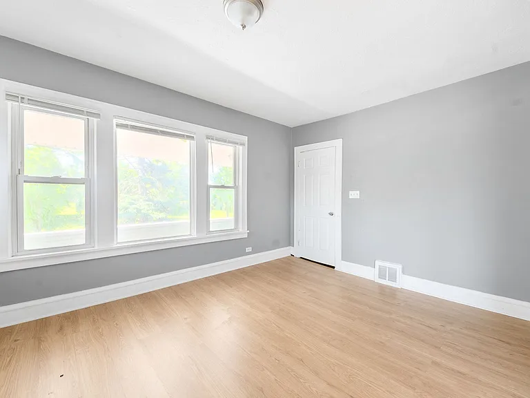 13617 Glenside Rd — Photo 4