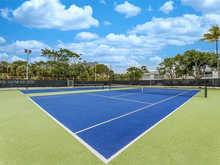 6207 Bay Club Dr #1 — Photo 4