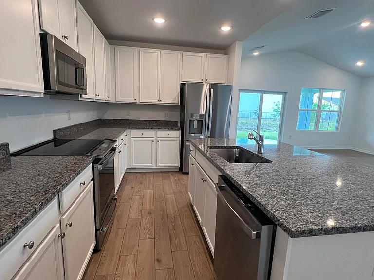 1782 SW Bayshore Blvd — Photo 25