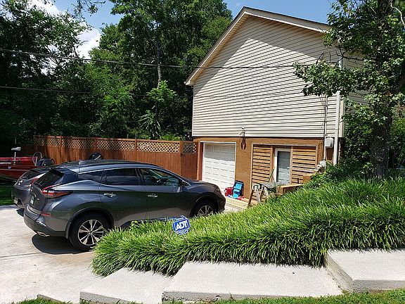 Side Load Garage 