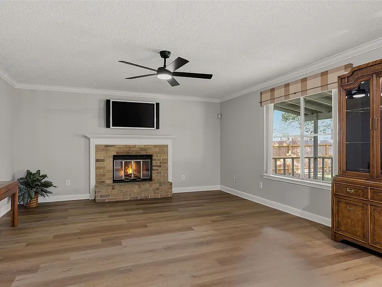 11604 Buttonwood Dr — Photo 5