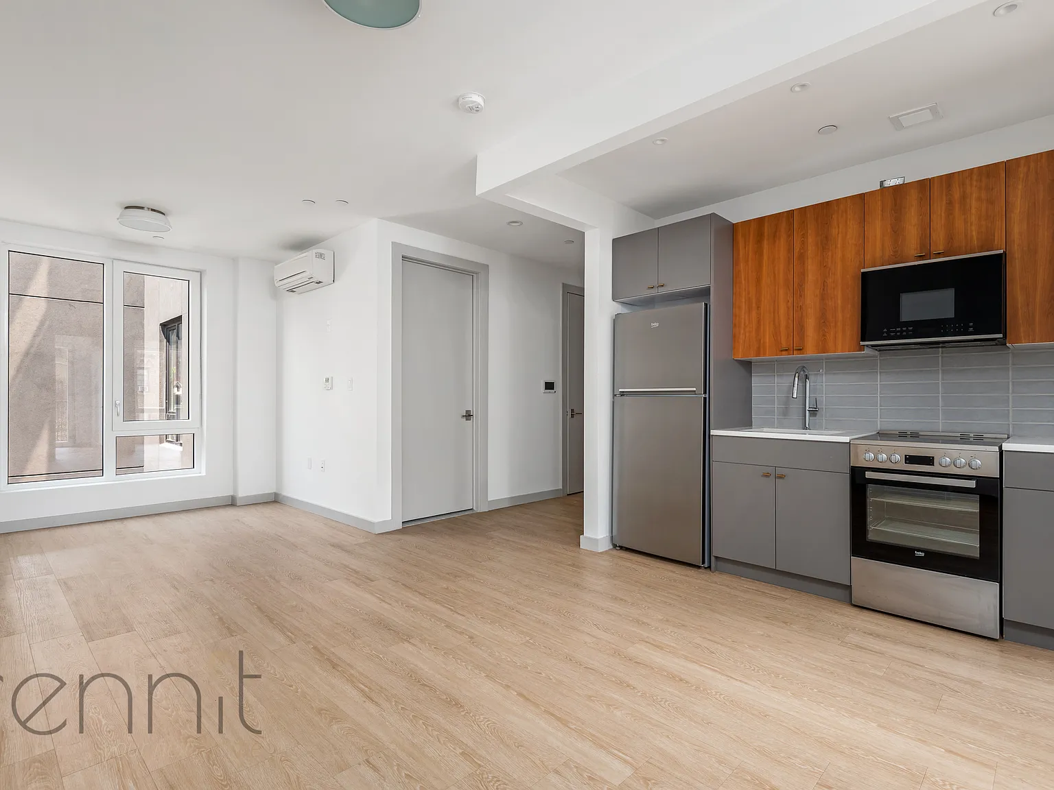 2809 Clarendon Road — Photo 1