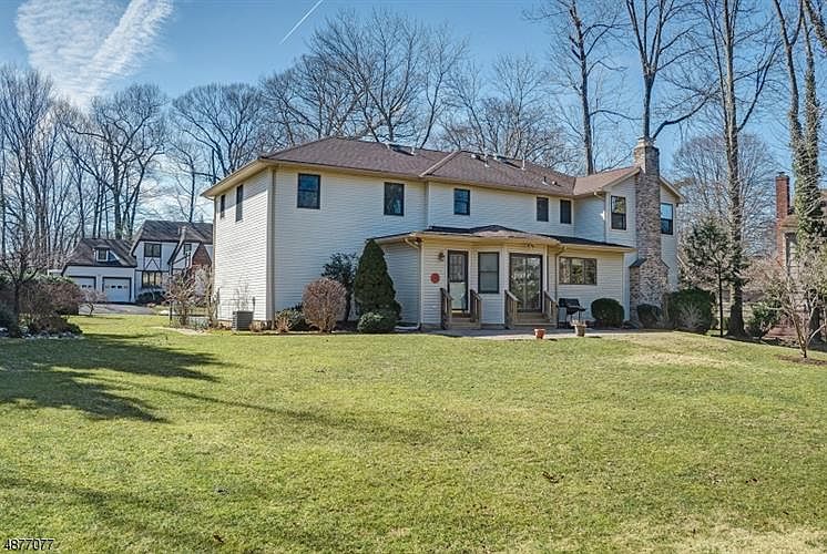 2nd image of 4 Gilbert Pl