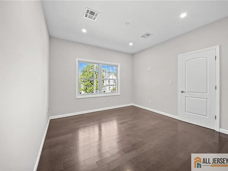 7 Mount Pleasant Ave — Photo 18