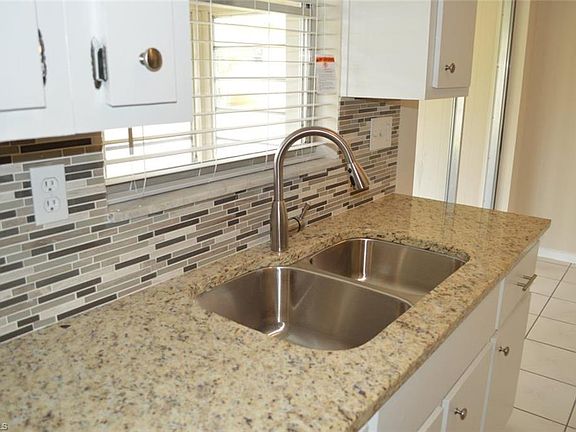 4th image of 1249 Hilltop Dr