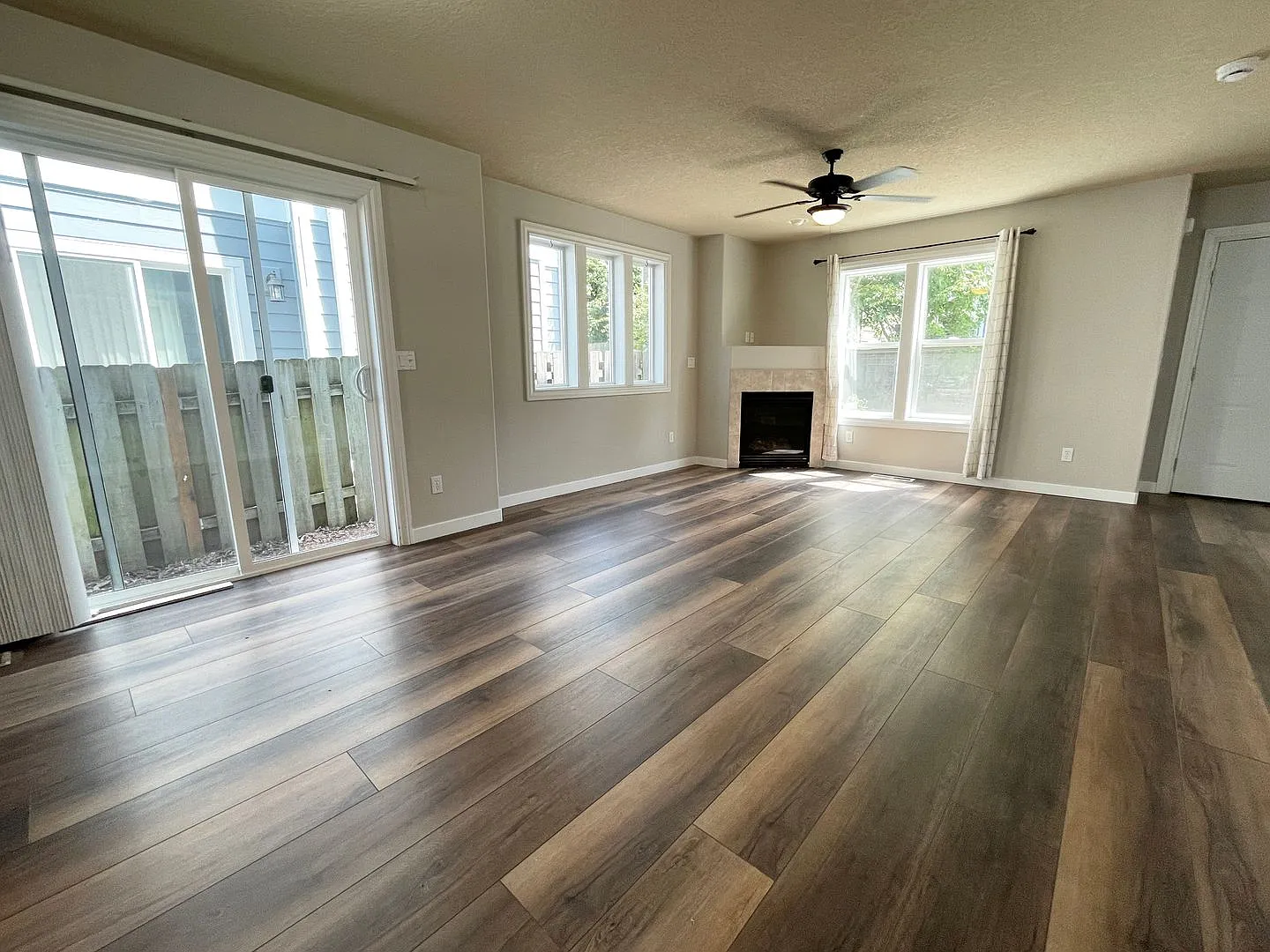 Lovely St Johns Home with Attached Garage, Outdoor Space, Washer/Dryer In Unit — Photo 3