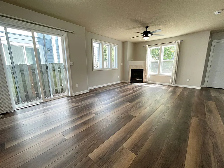 9322 N Macrum Ave — Photo 3