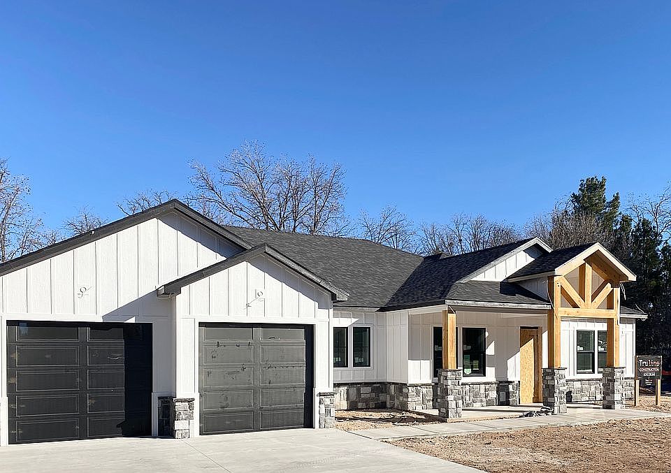 1st image of 802 W Orchard Ln