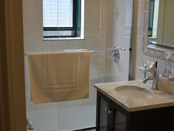 5th image of 14021 Burden Cres APT 303