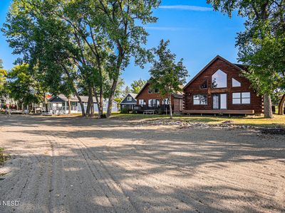 3762 Lakeview Dr, Gary, SD, 57237