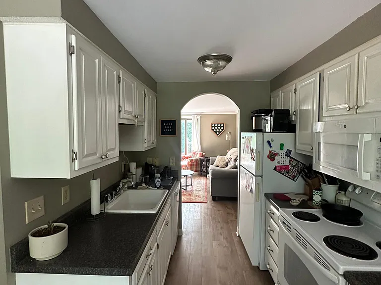 9 Moonlight Dr #9 — Photo 4