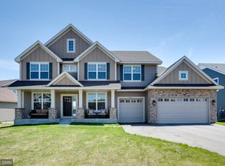 8621 Ambergate Dr, Victoria, MN 55386