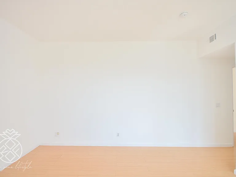 1727 Glendon Ave #104 — Photo 27