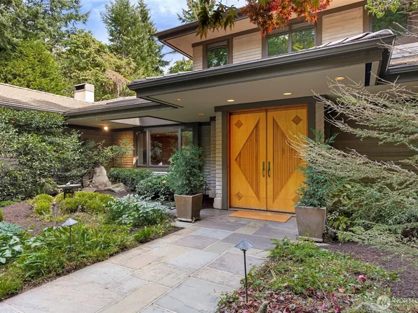 11044 NE Boulder Place, Bainbridge Island, WA 98110