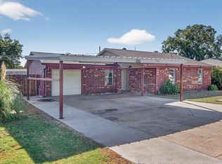 1929 Crawford St, Graham, TX 76450