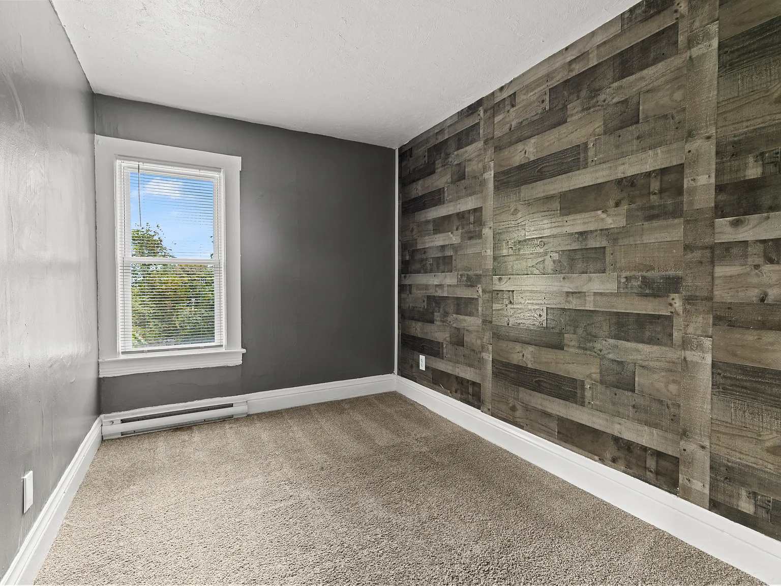 3 bed, 609 sqft, $1,450 — Photo 3