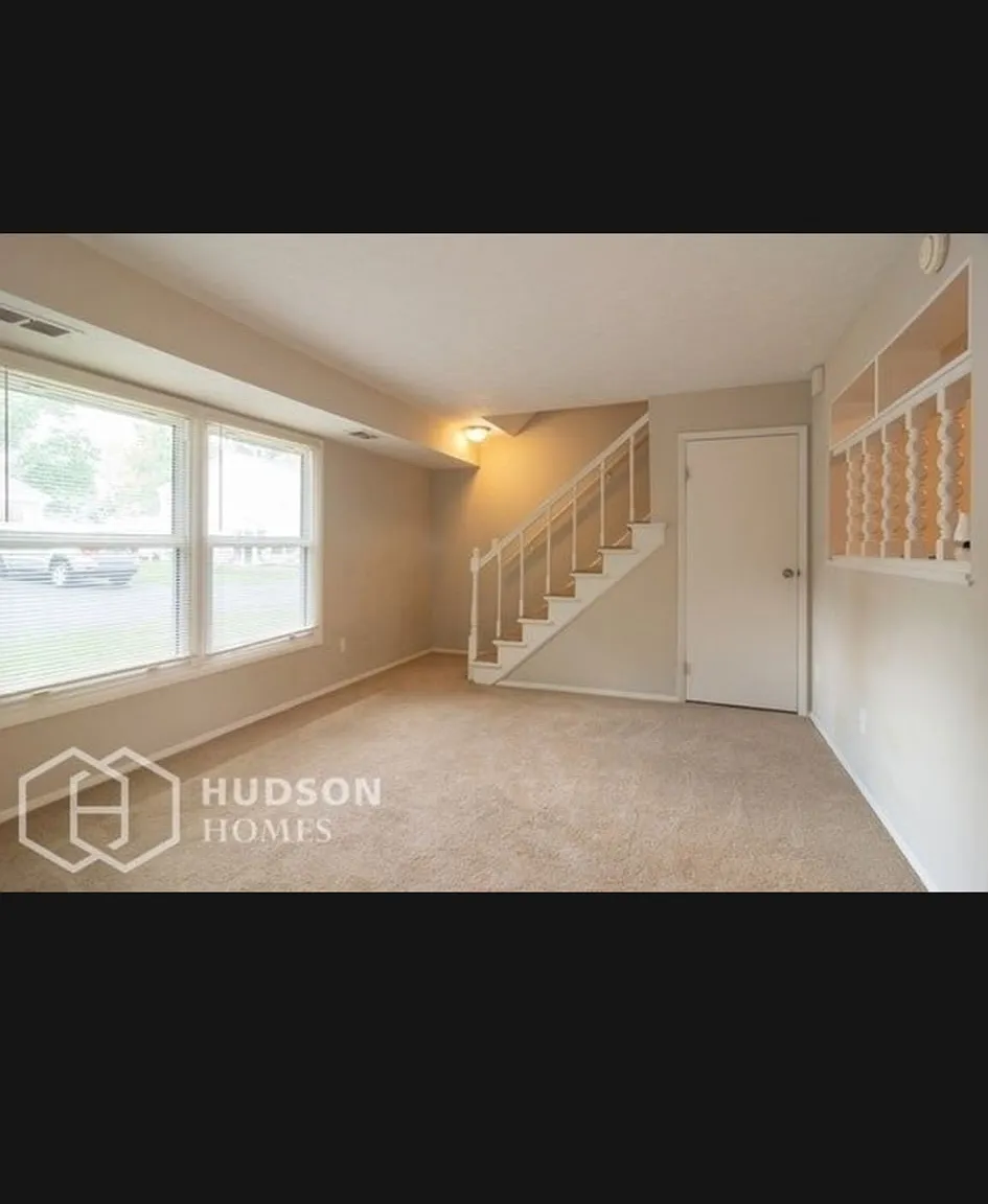 3 bed, $1,600 — Photo 3