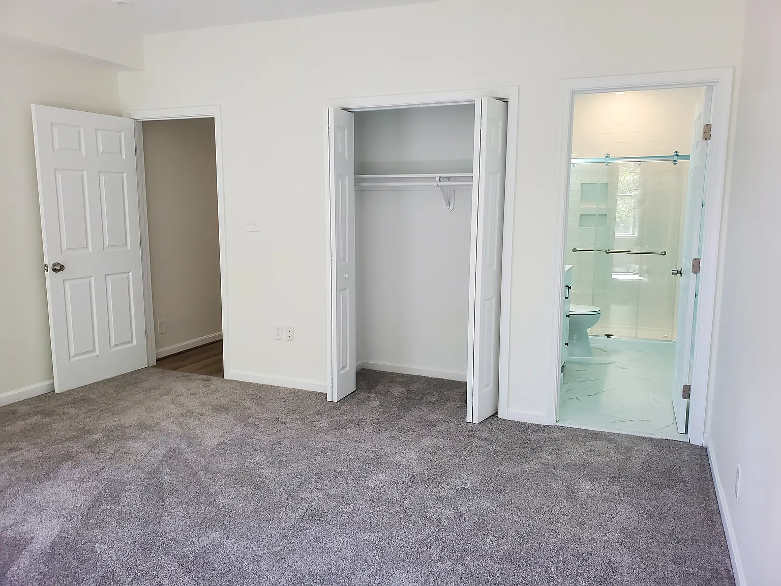 2 bed, 2.5 bath, 1400 sqft, $3,700 — Photo 4