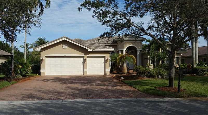 2nd image of 10381 Lone Star Pl