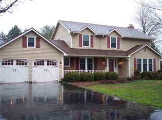 8 Highview Cir, Brockport, NY 14420