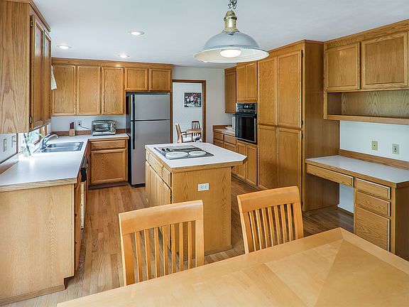 3rd image of 4428 246th Ave SE