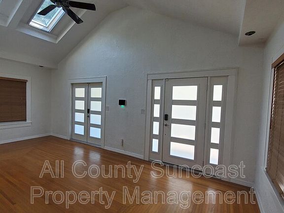 2nd image of 935 21st Ave N