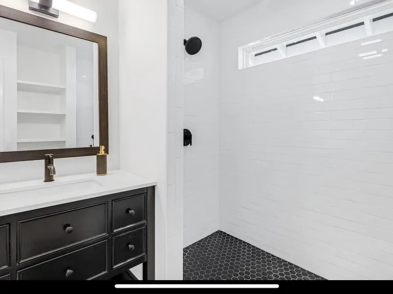 1431 Boulevard SE — Photo 6