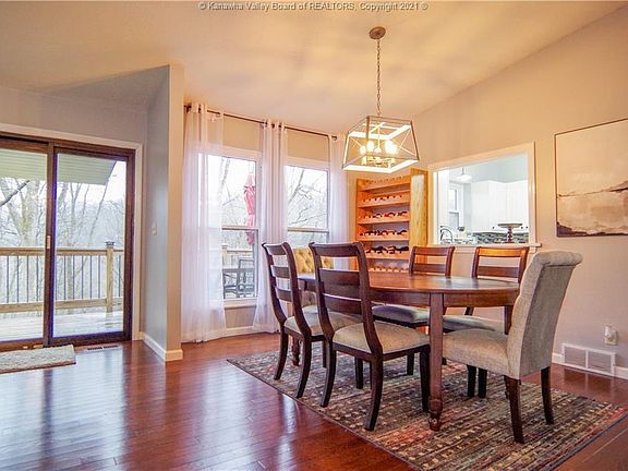 4th image of 1117 Montrose Dr
