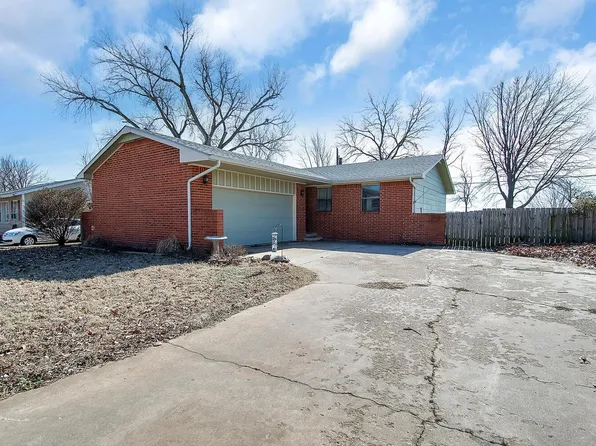 421 W 7th St, Haysville, KS 67060