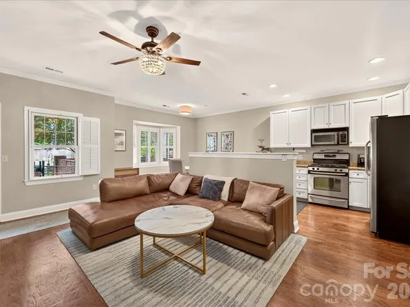 4632 Dabney Vigor Dr, Charlotte, NC 28209