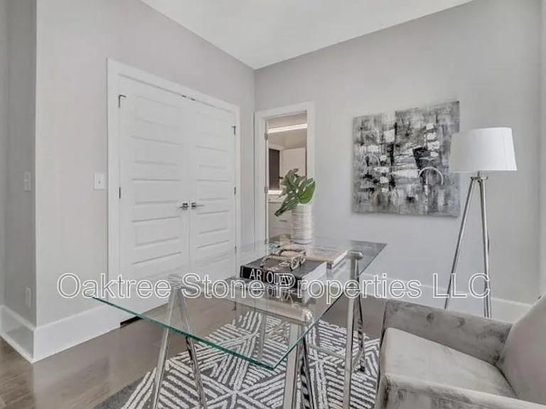 456 Parkway Dr #6 — Photo 11