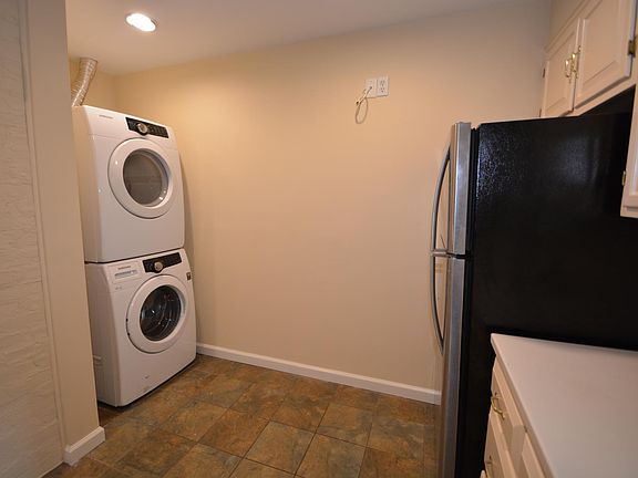 3rd image of 2 Holly Hock Ln Unit A