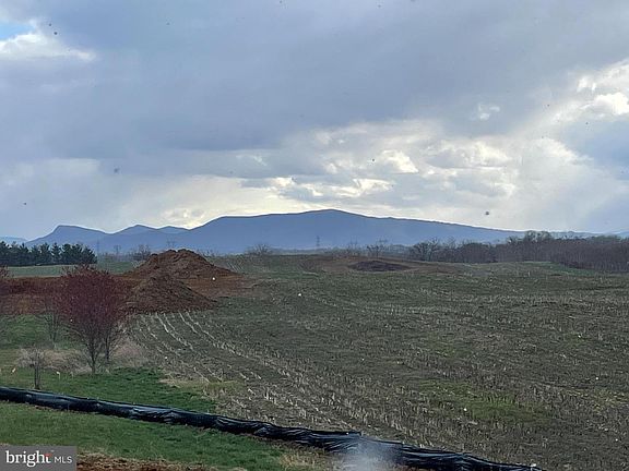 2nd image of 120 Nittany S