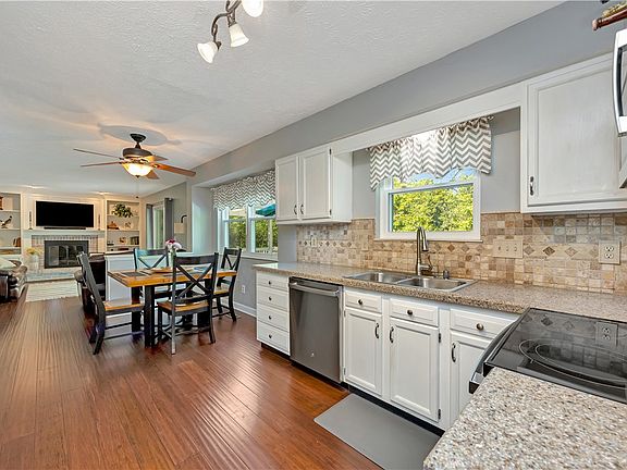 2nd image of 6261 Lindsey Ct