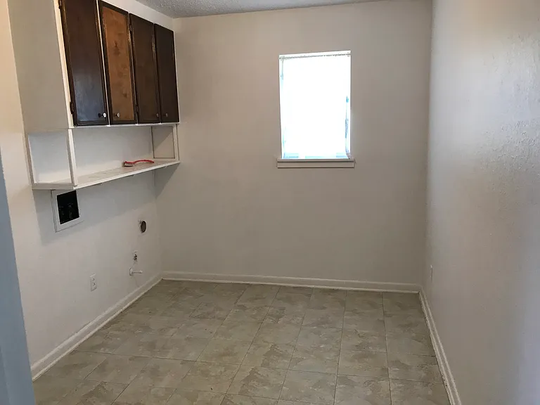 2506 Benton Rd — Photo 9