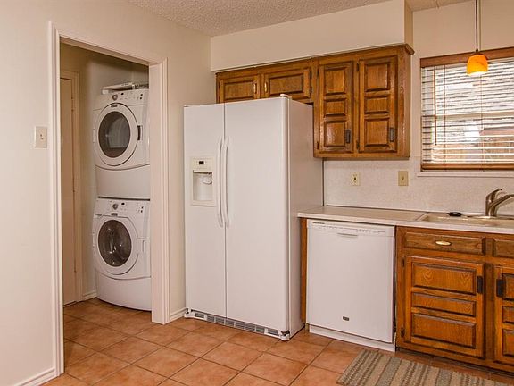 4th image of 8620 Westfield Dr