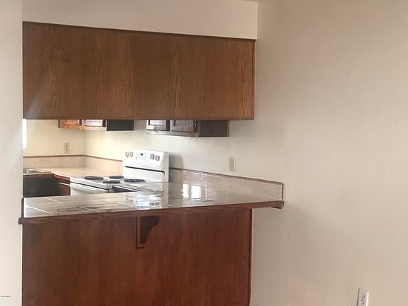 4th image of 11666 N 28th Dr Unit 180