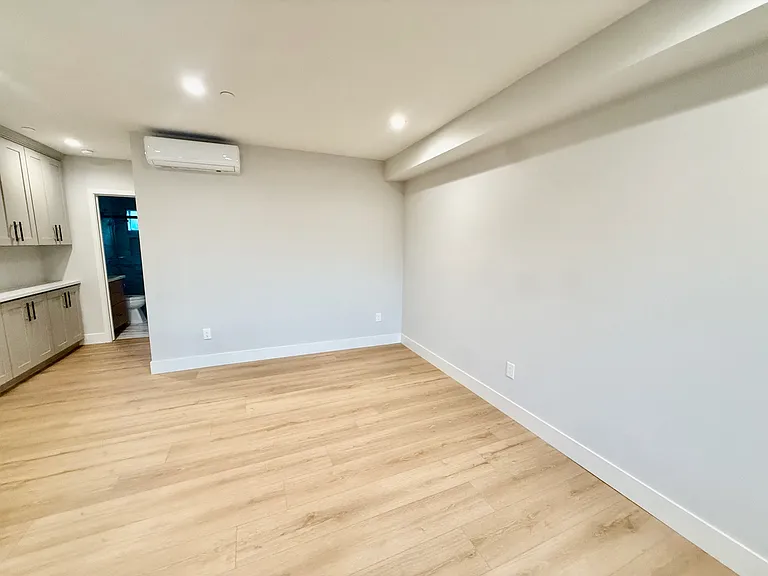 5607 N Muscatel Ave #B — Photo 2