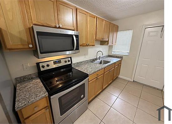 5th image of 905 7th St