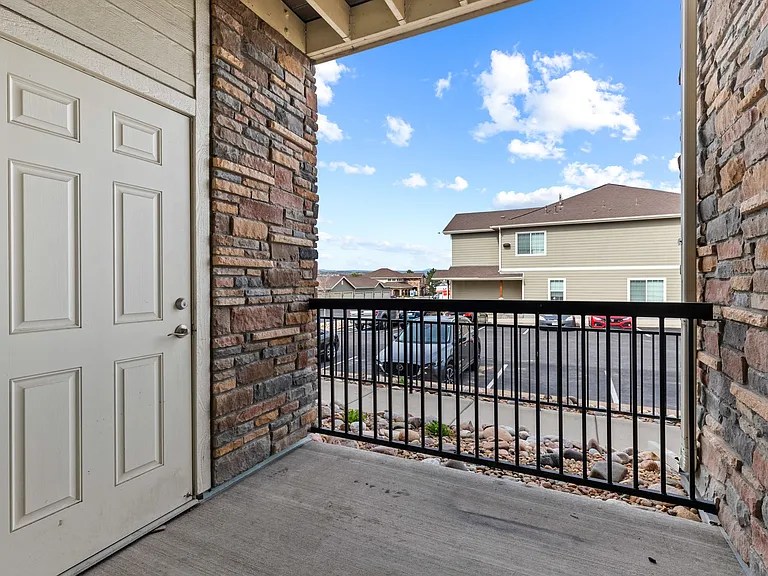 Black Feather Apartment Homes — Photo 20