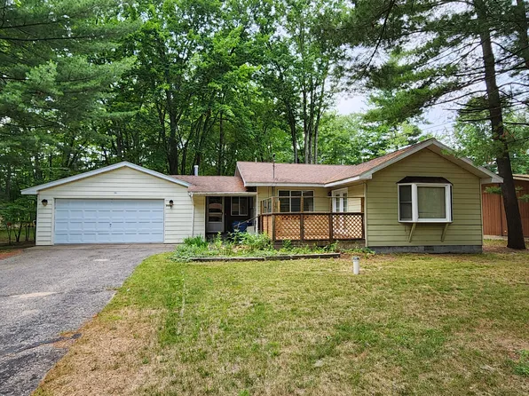 205 Weaver Dr, Houghton Lake, MI 48629