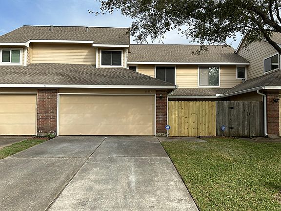 2nd image of 16622 Holly Trail Dr