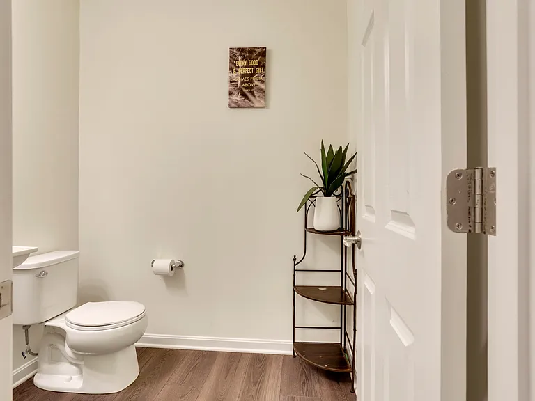 694 Dewmar Dr — Photo 15